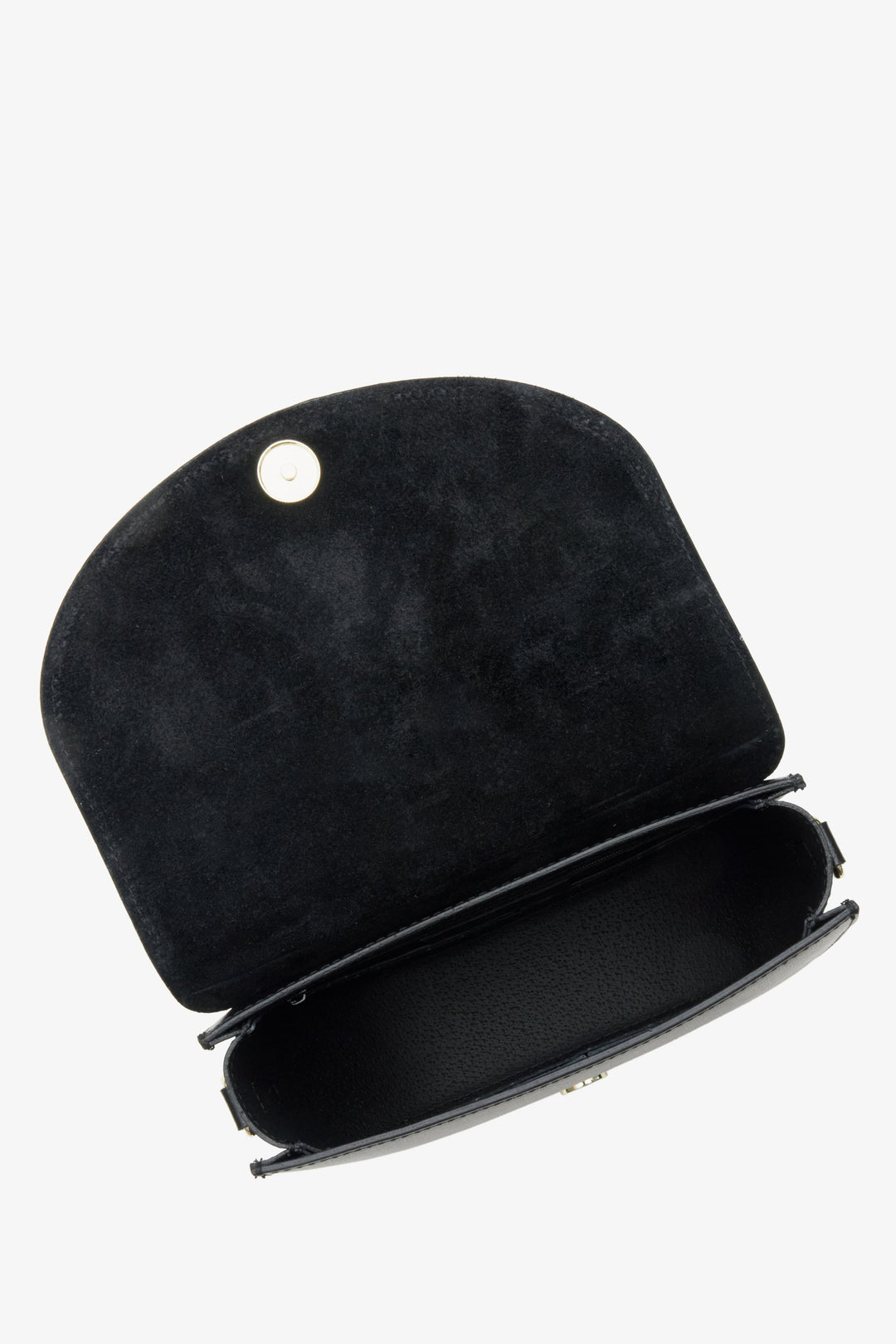 Women's black Estro handbag made of genuine leather - close-up on the interior of the model.