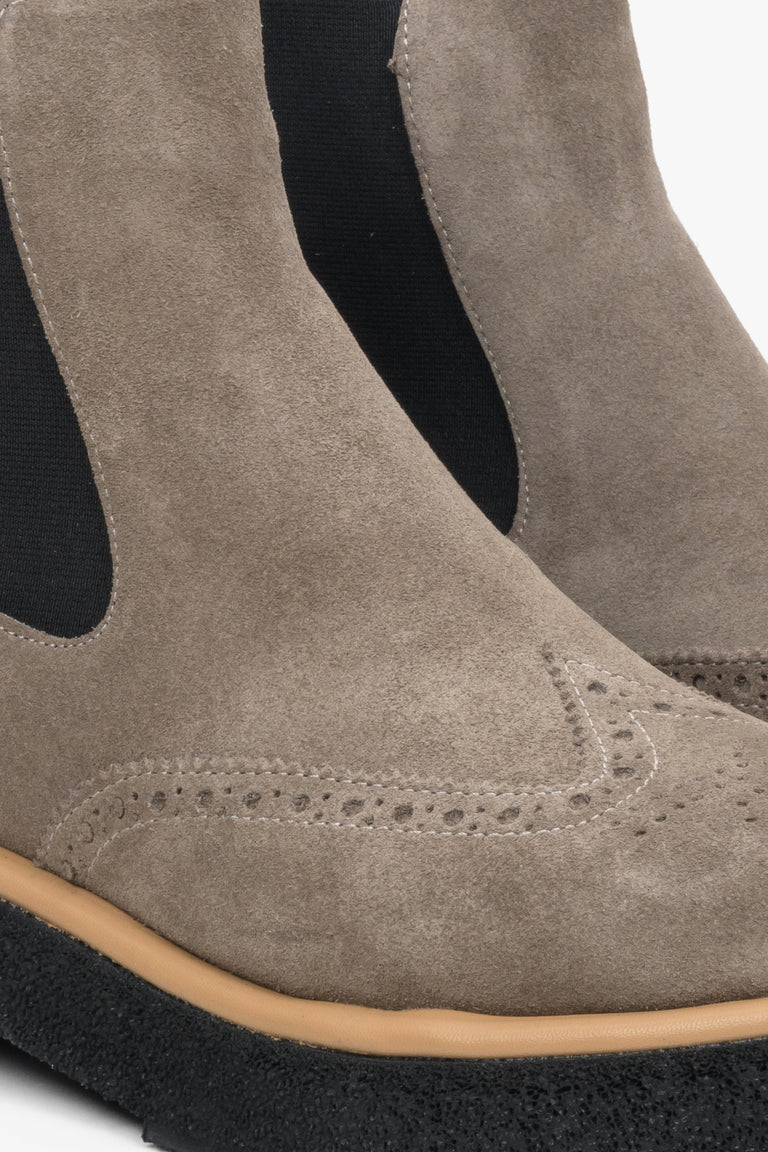 Women's grey suede ankle boots by Estro - close-up on the details.