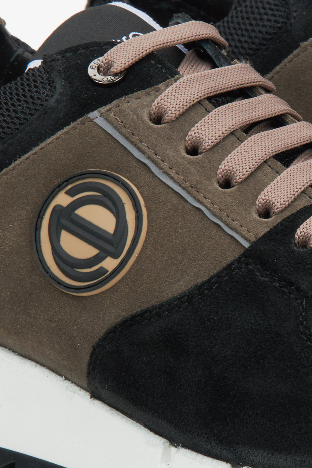 Estro men's black and brown sneakers - close-up on details.