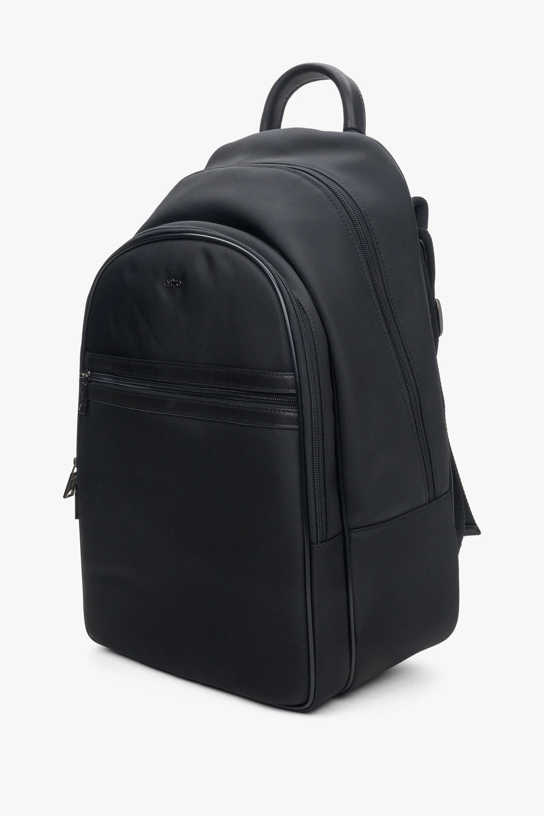 Men's large black backpack with adjustable shoulder straps by Estro.