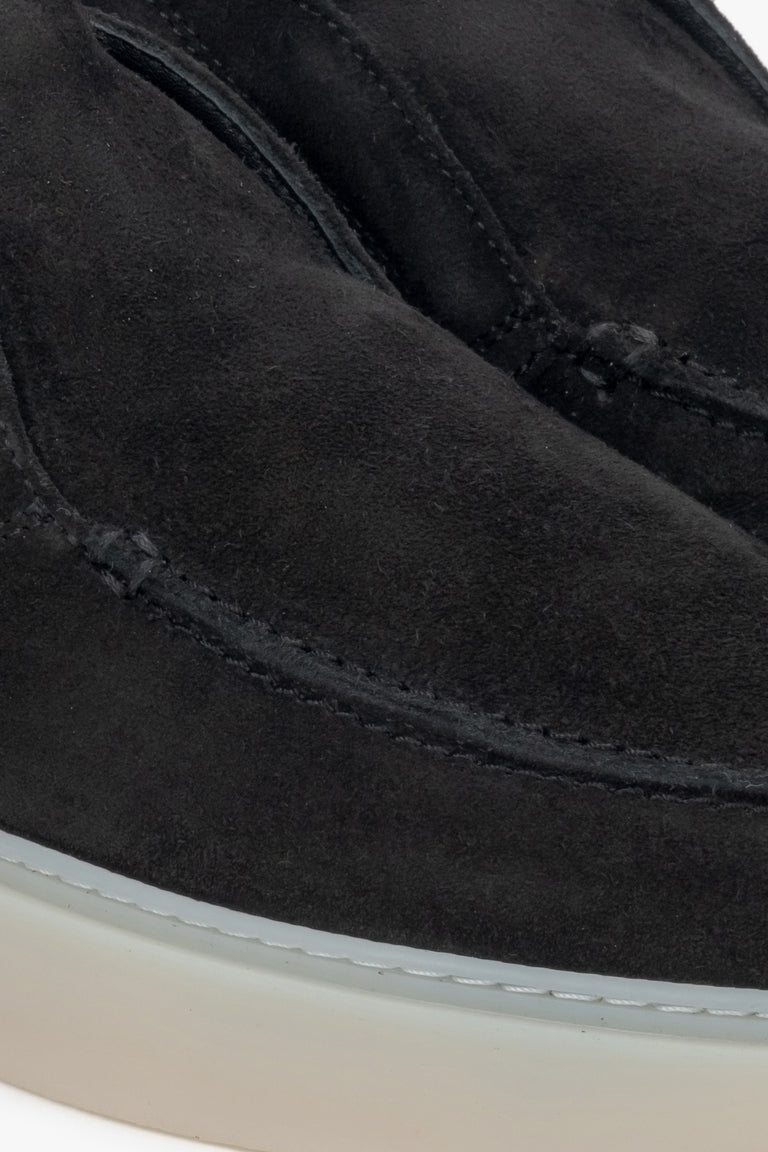 Women's black velour ankle boots with fur Estro - close-up of the details.