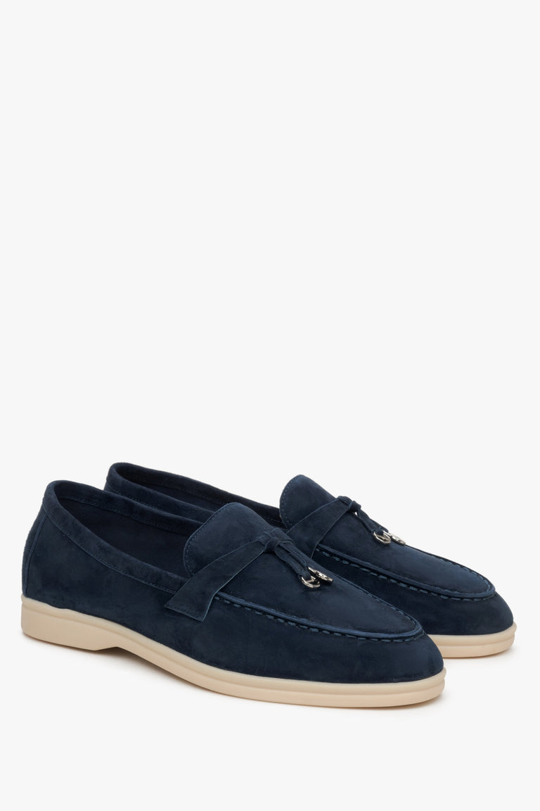 Estro navy blue velour women's loafers.