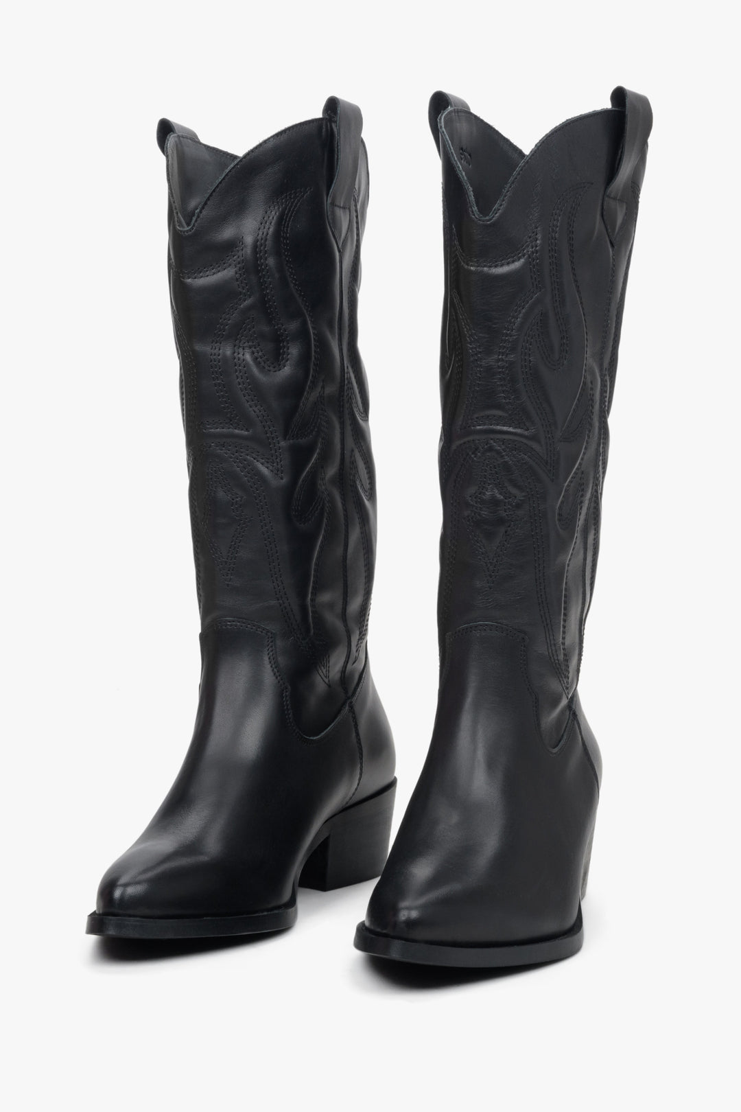 Women's black leather cowboy boots - frontal presentation of the model.