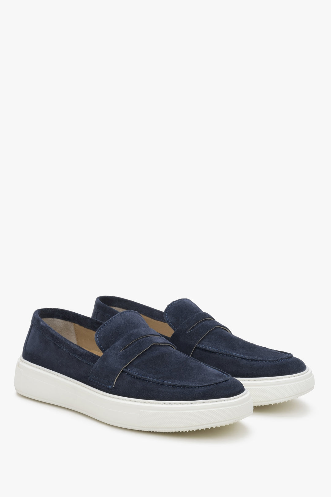 Estro men's navy blue genuine velour moccasins - presentation of the toe and side seam of the shoes.