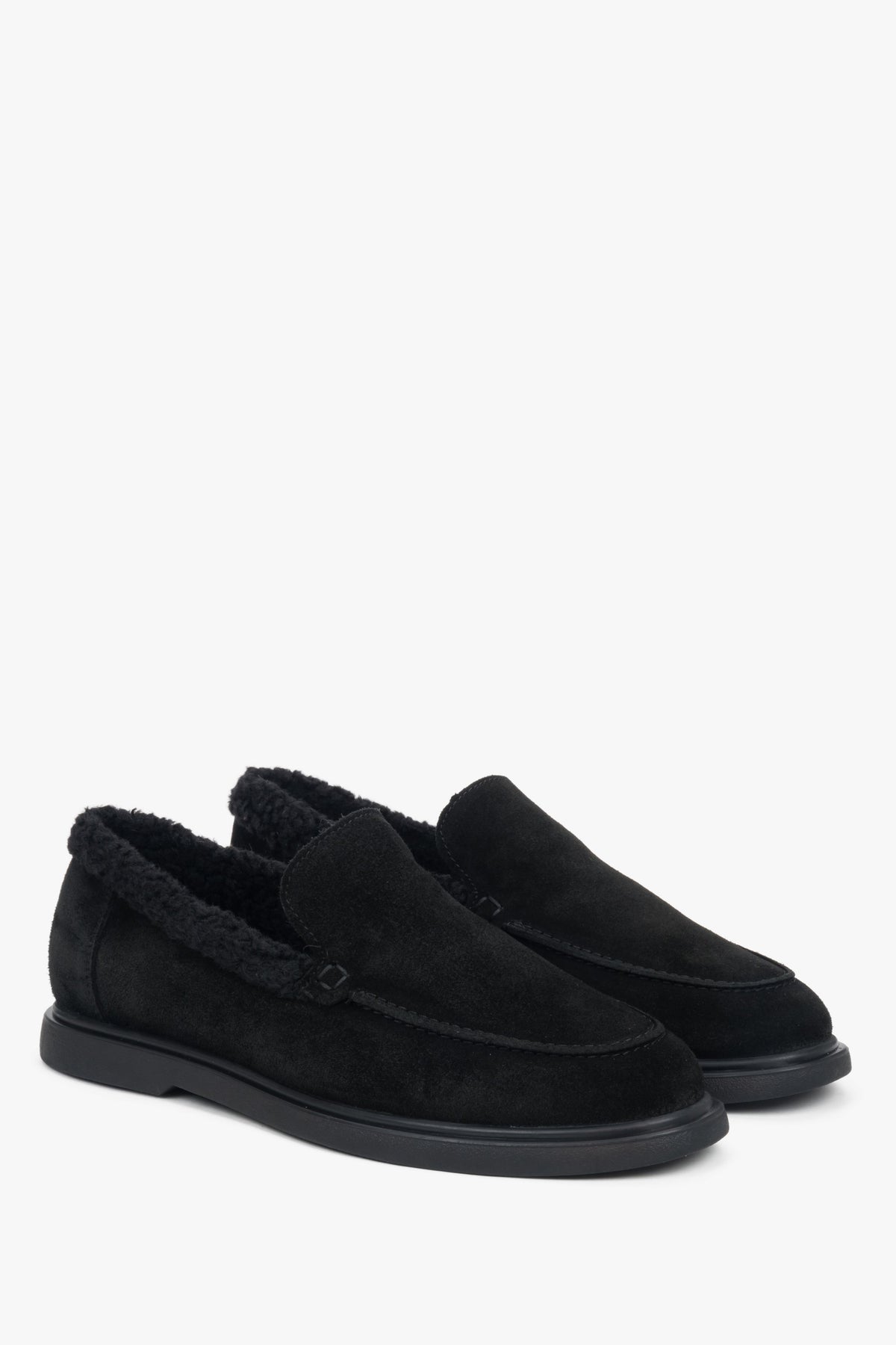Women's black velour loafers by Estro (ER00118203) with a fur lining.