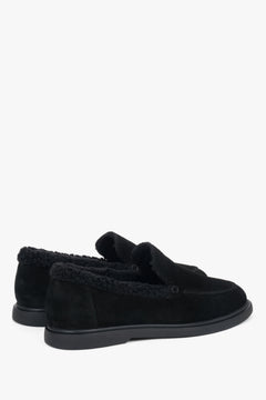 Women's Estro loafers (model ER00118203) in black velour, finished with a visible fur lining.