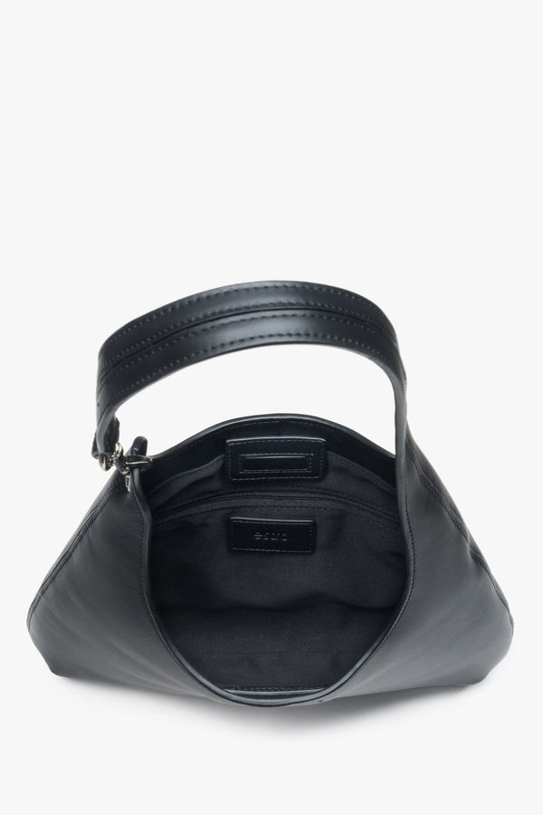 Women's black shopper bag in genuine leather by Estro.