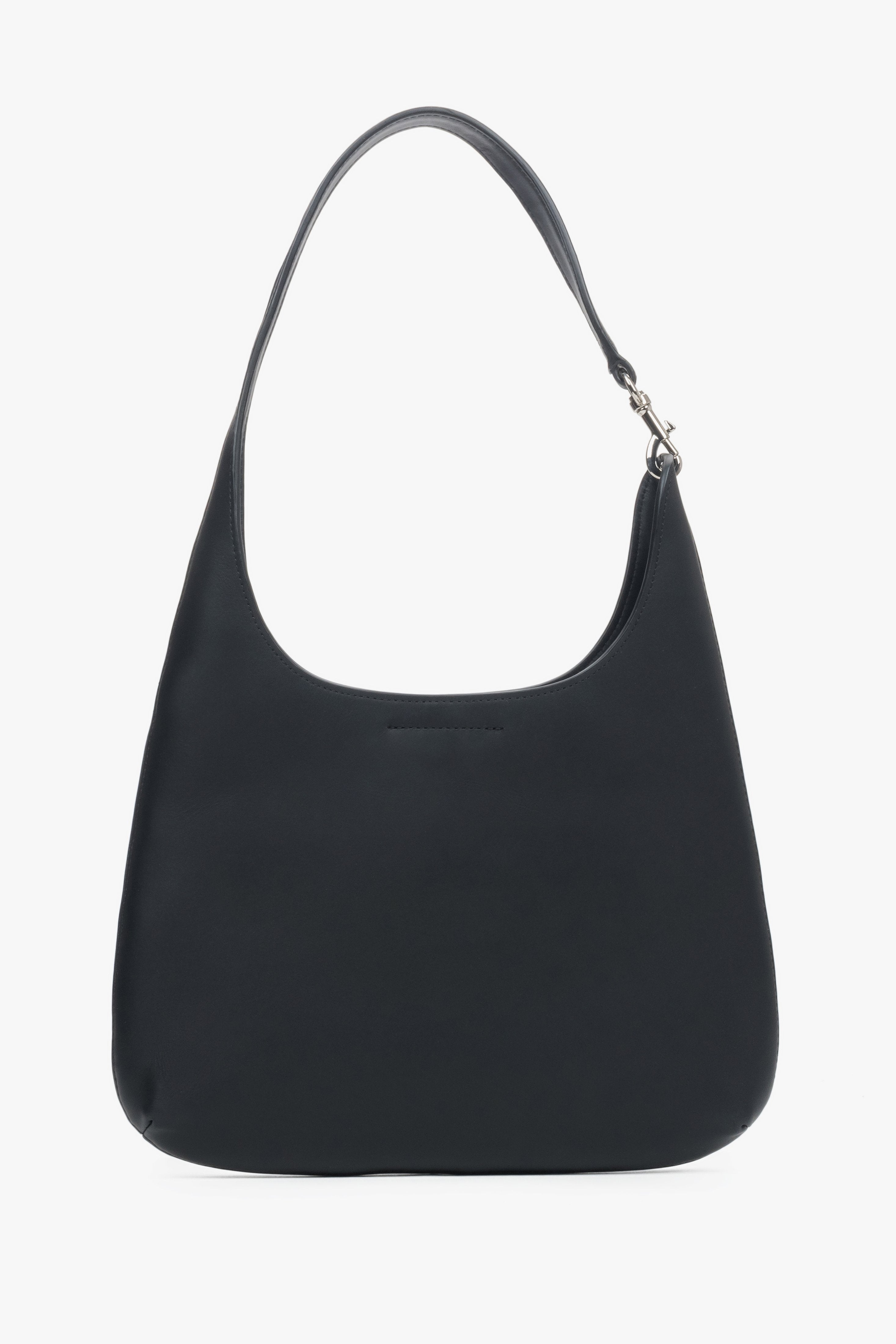 A spacious shopper bag for women by Estro, made from classic black genuine leather.