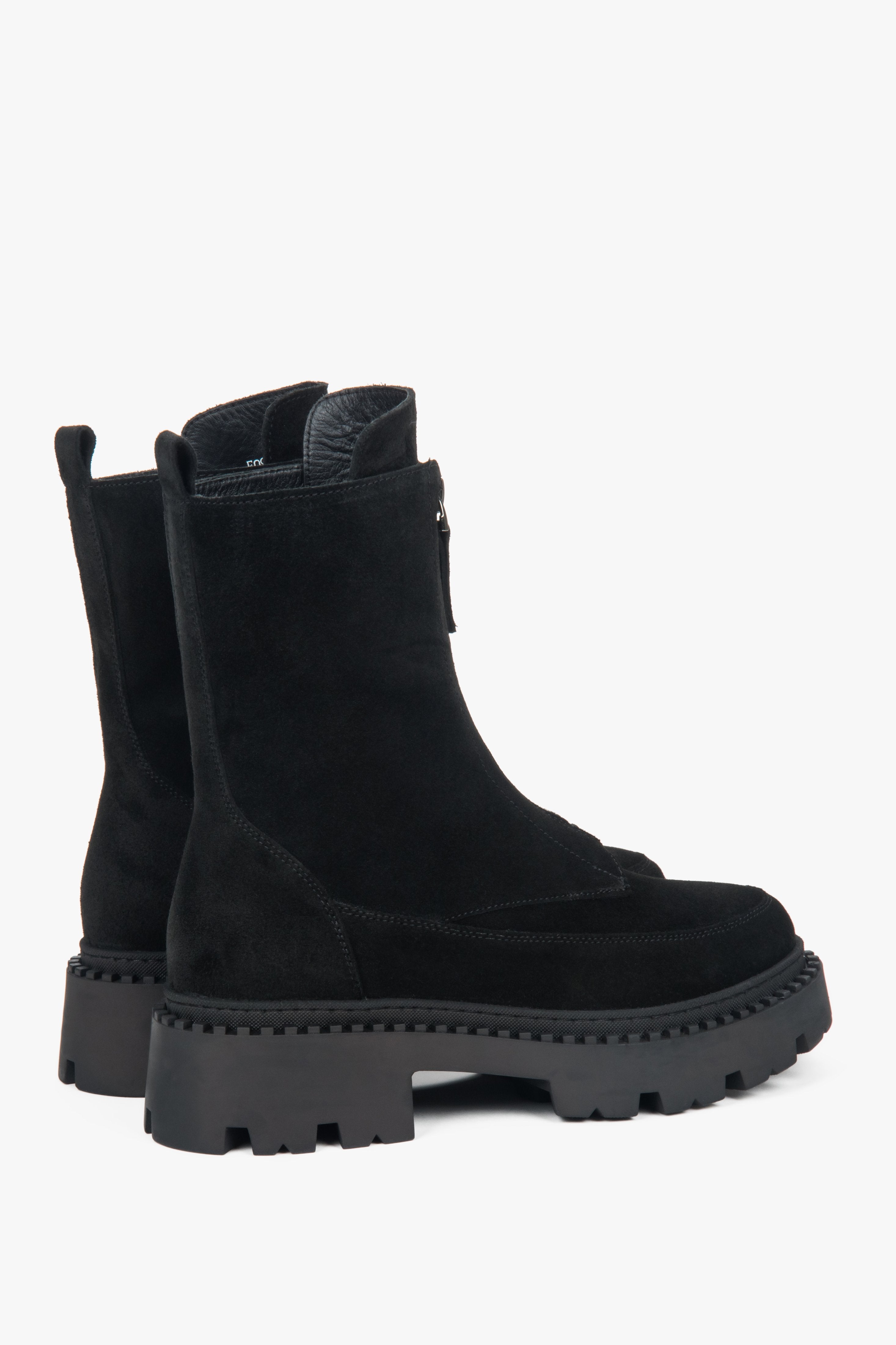Side profile of the Estro women's black ankle boot, highlighting the soft texture of the Italian velour.