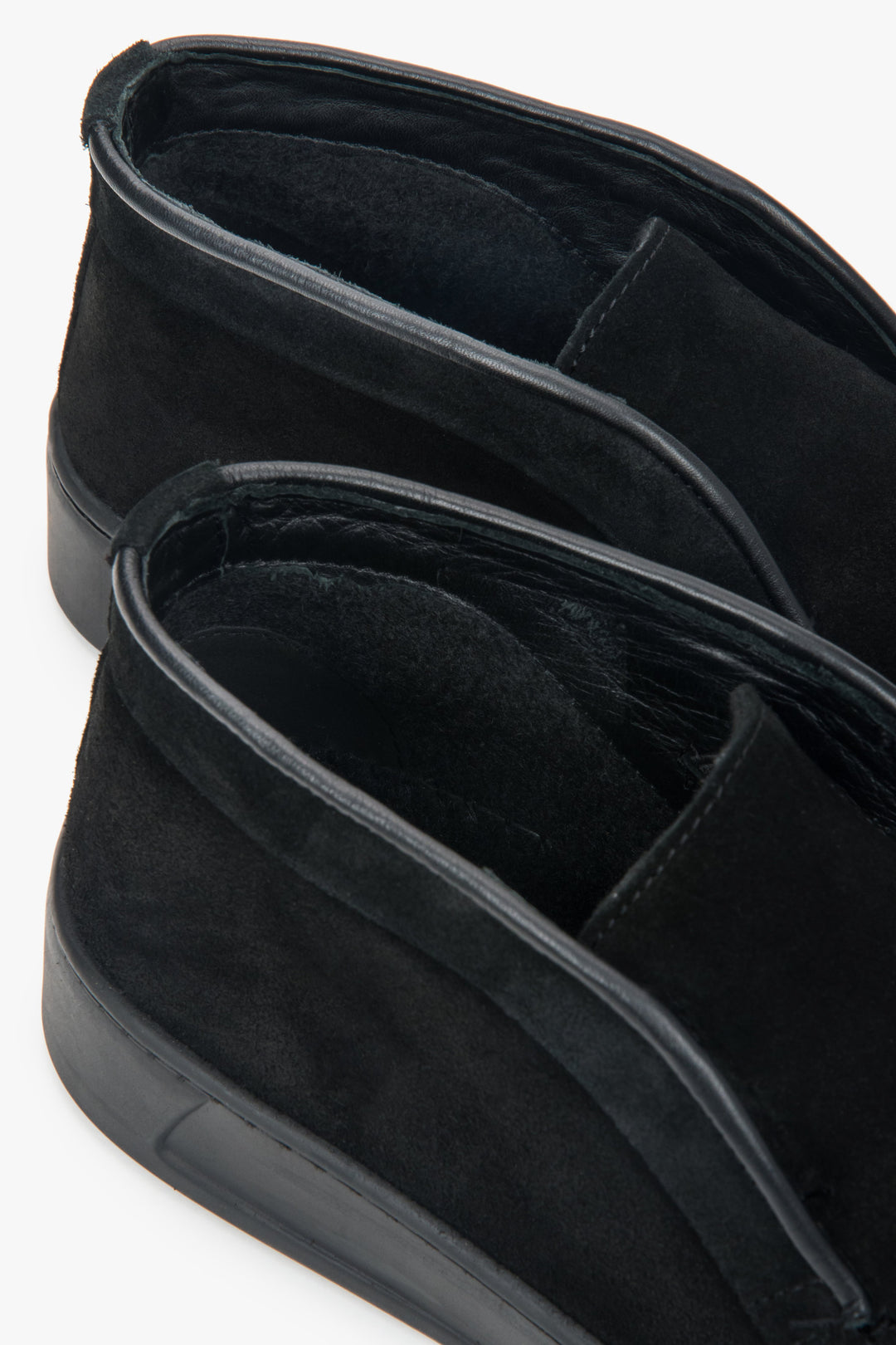 A pair of women's black loafers with a high-ankle silhouette, made from premium Italian velour by Estro.
