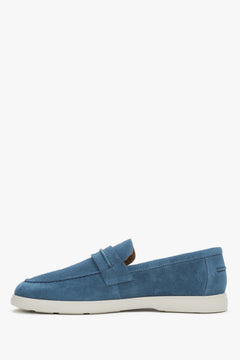 Side profile of the men's Estro casual loafer, showing the blue premium Italian velour texture.