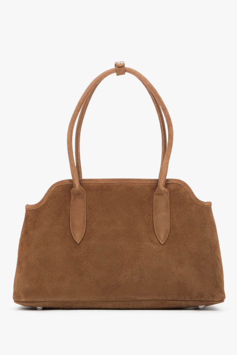 Women's brown shoulder bag by Estro, made with genuine Italian premium velour.