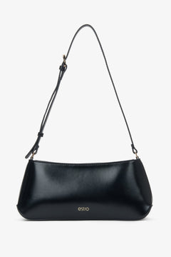 A classic shoulder bag for women in black genuine leather by Estro.