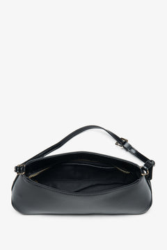 Estro: a classic black shoulder bag for women, crafted from genuine leather.