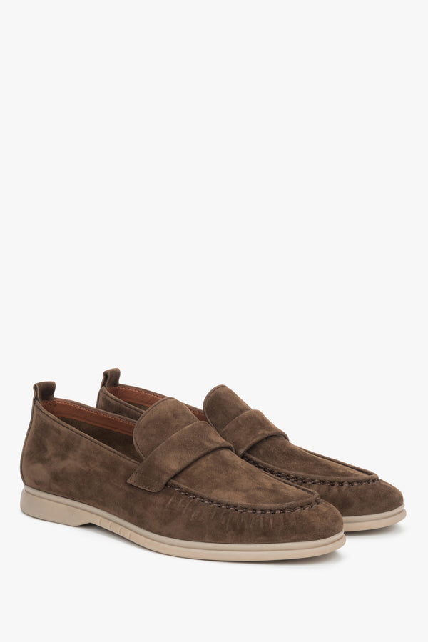 Men's classic brown loafers by Estro, made of soft genuine velour.
