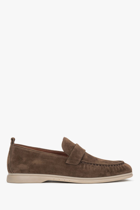 A pair of men's classic loafers in brown, crafted from soft genuine velour by Estro.
