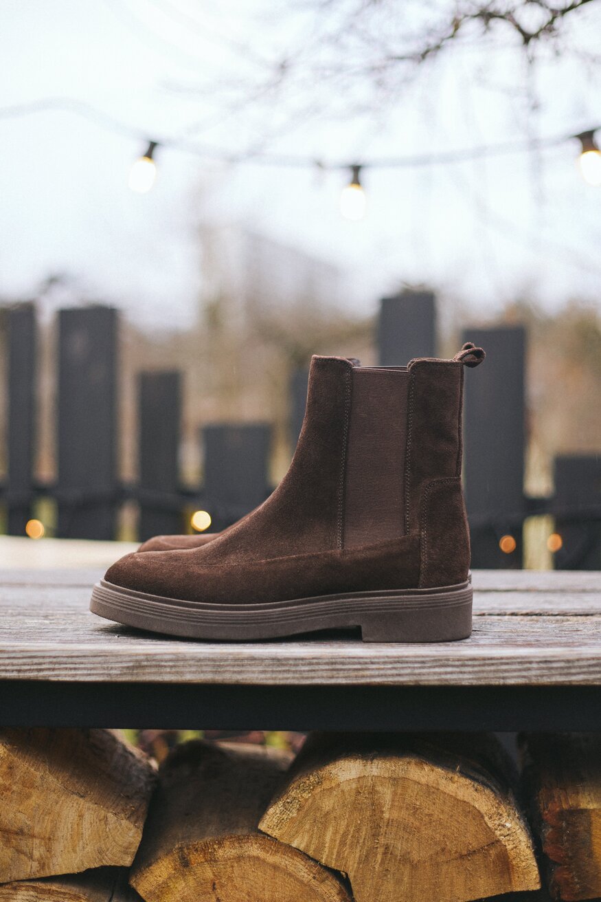 Women's Premium Saddle Brown High-Ankle Chelsea Boots in Italian Velour Estro ER00118194