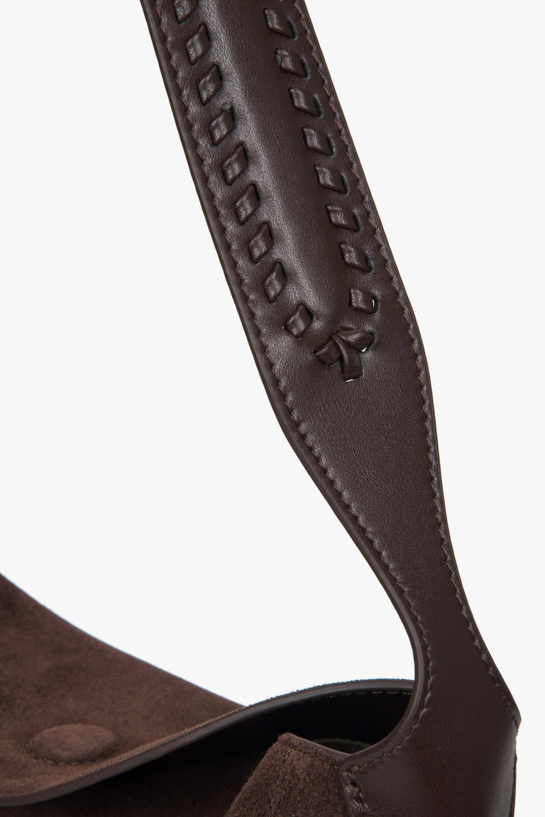 Women's dark brown shoulder bag by Estro, made of genuine velour.