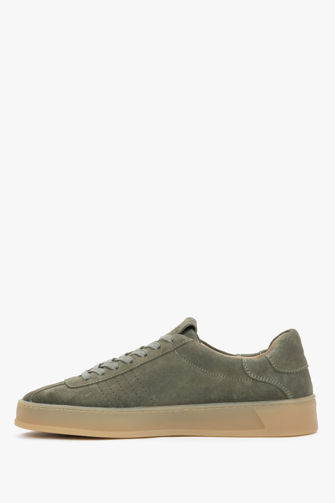 A pair of women's low-top sneakers in green olive, crafted from premium Italian velour by Estro.