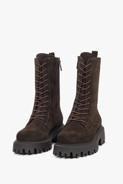 A pair of saddle brown women's ankle boots, crafted from premium Italian velour, model Estro ER00118117.