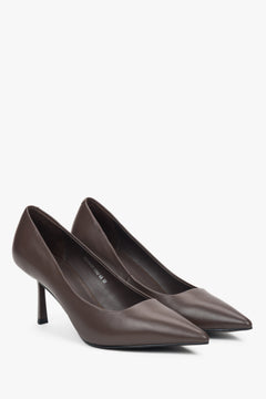 A pair of women's pointed-toe pumps in saddle brown, crafted from genuine leather by Estro.