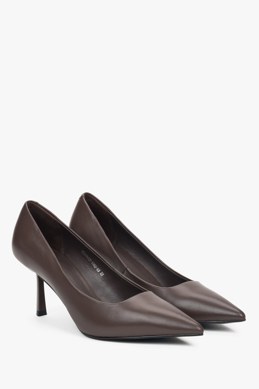 A pair of women's pointed-toe pumps in saddle brown, crafted from genuine leather by Estro.