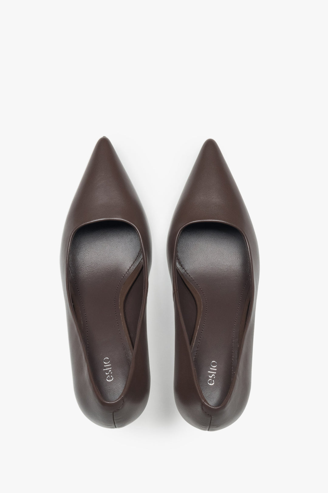 Women's Estro pointed-toe pumps in a classic saddle brown, designed in genuine leather for an elegant look.