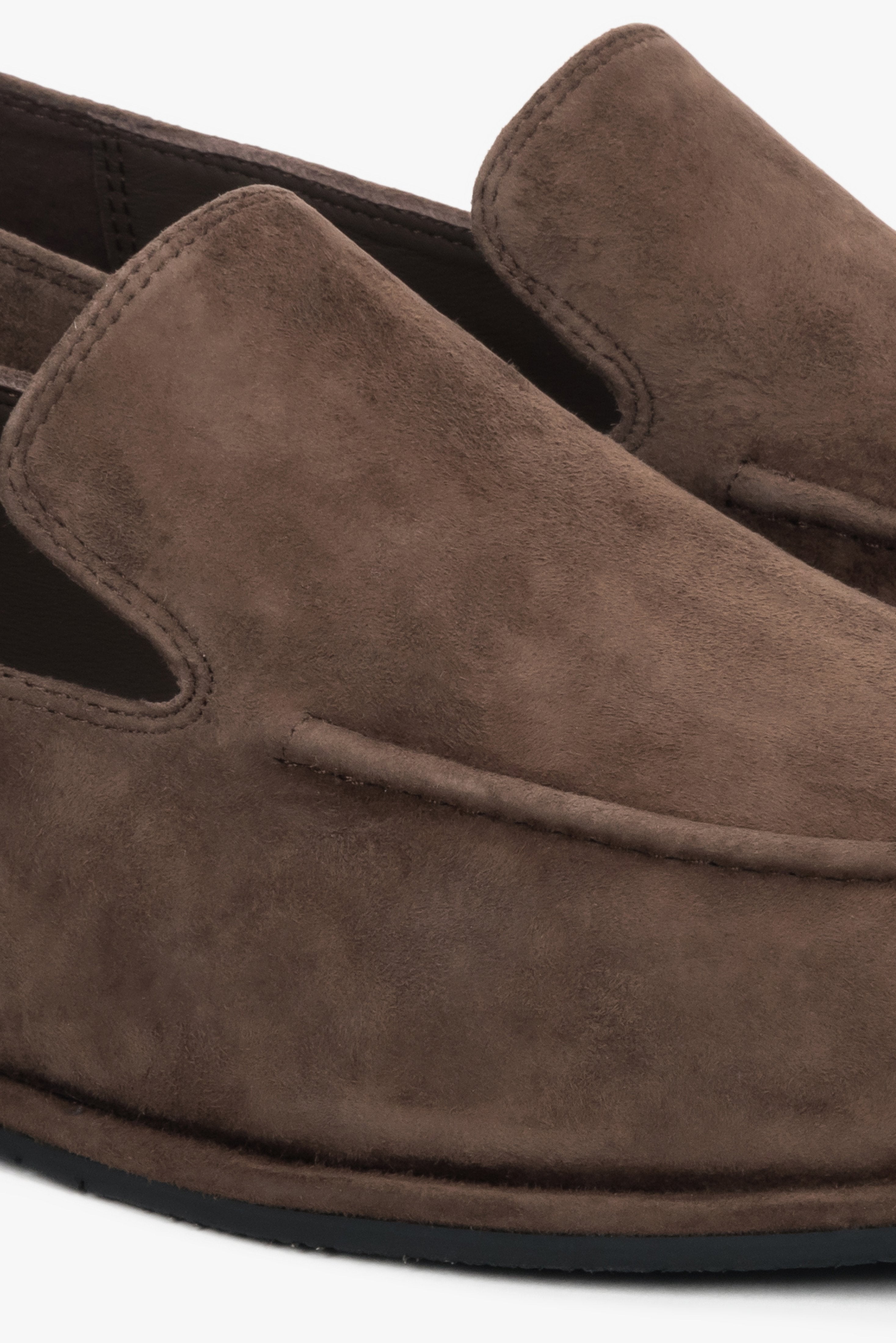 Women's Estro flat loafers in a classic saddle brown, designed in genuine velour for everyday comfort - a close-up on details.