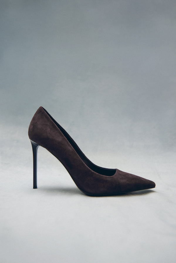 Side profile of the women's Estro heels, showing the saddle brown genuine velour finish.