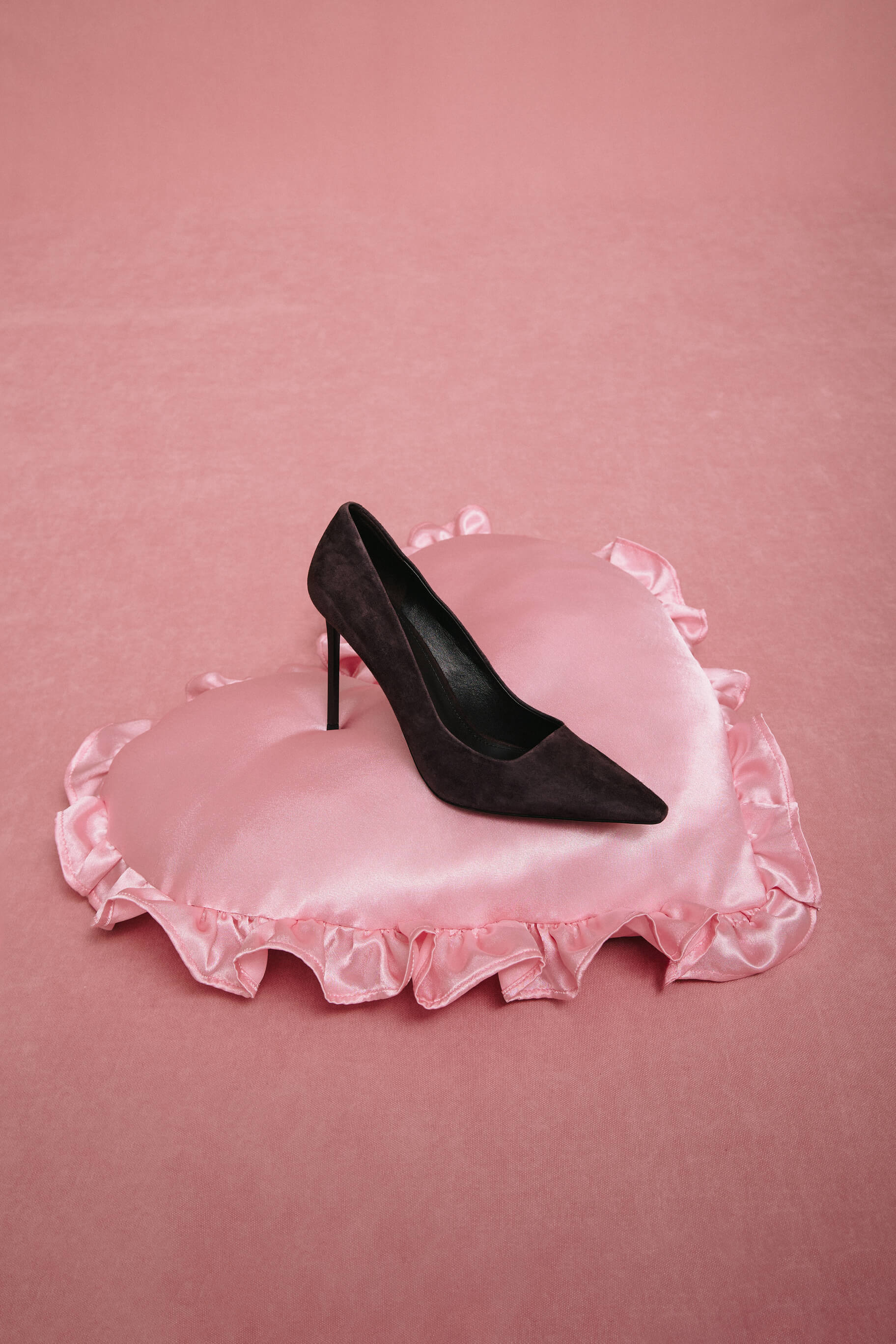 Women's Saddle Brown Heels made of Genuine Velour Estro ER00118169.