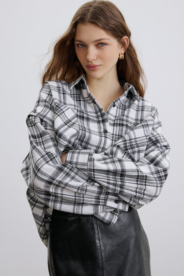 Black and white checkered shirt with detachable sleeves Estro.