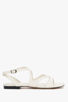 Women’s Milky Beige Strappy Sandals with Flat Sole Estro ER00119389.