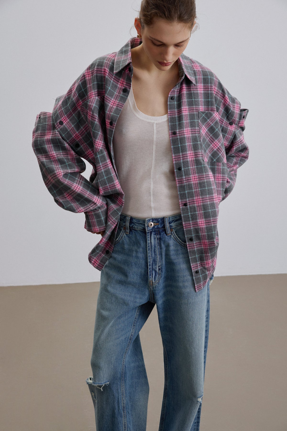 Women's Pink & Grey Checkered Shirt with Detachable Sleeves Estro ER00119322.