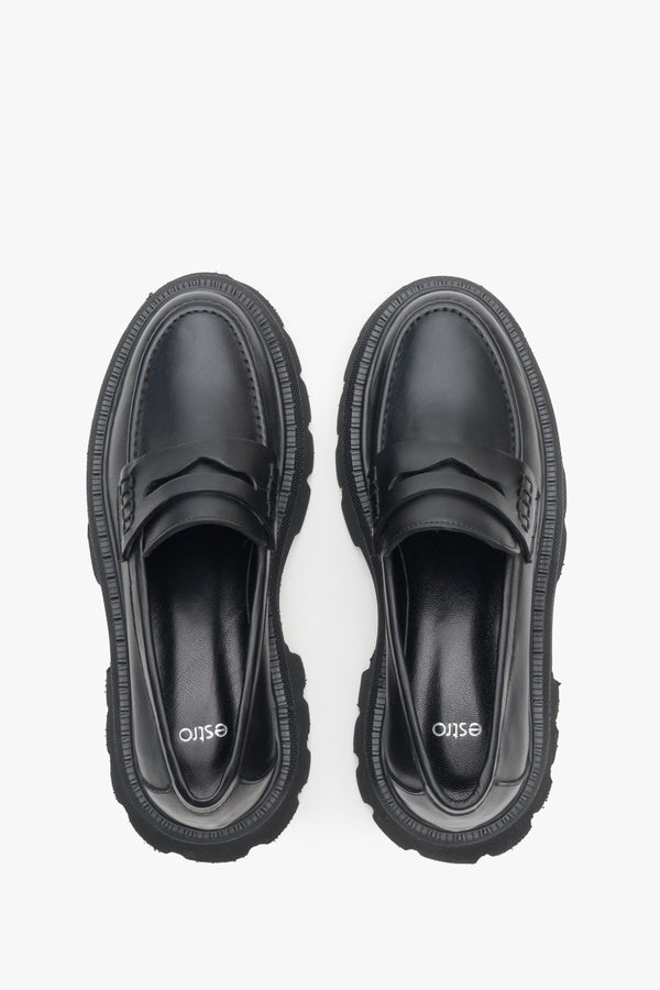 Women's leather black loafers by Estro - top view presentation of the model.