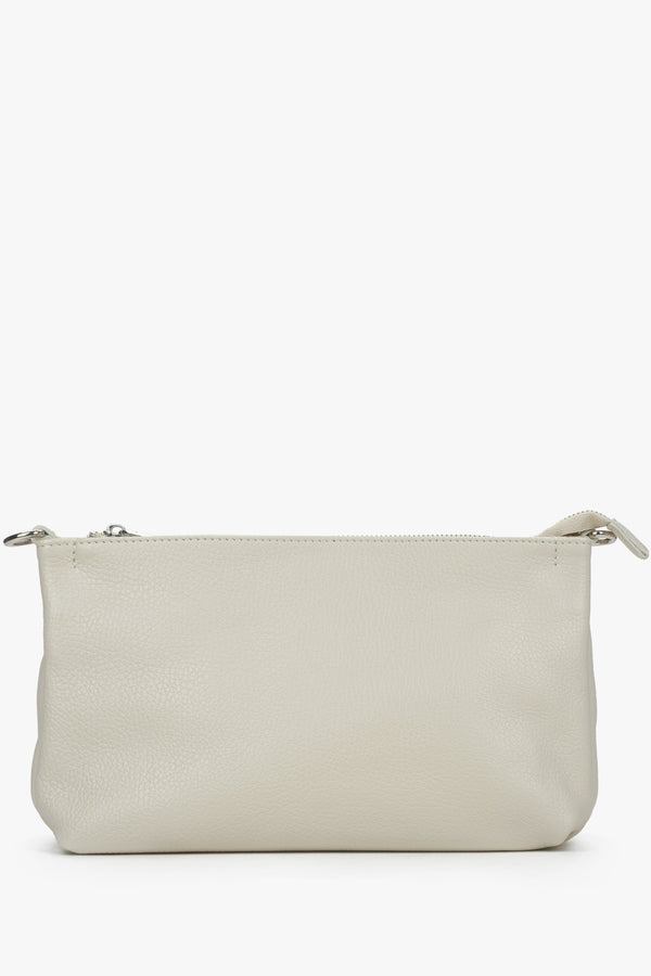 Women's cream beige Estro crossbody bag made from genuine leather with a zipper.