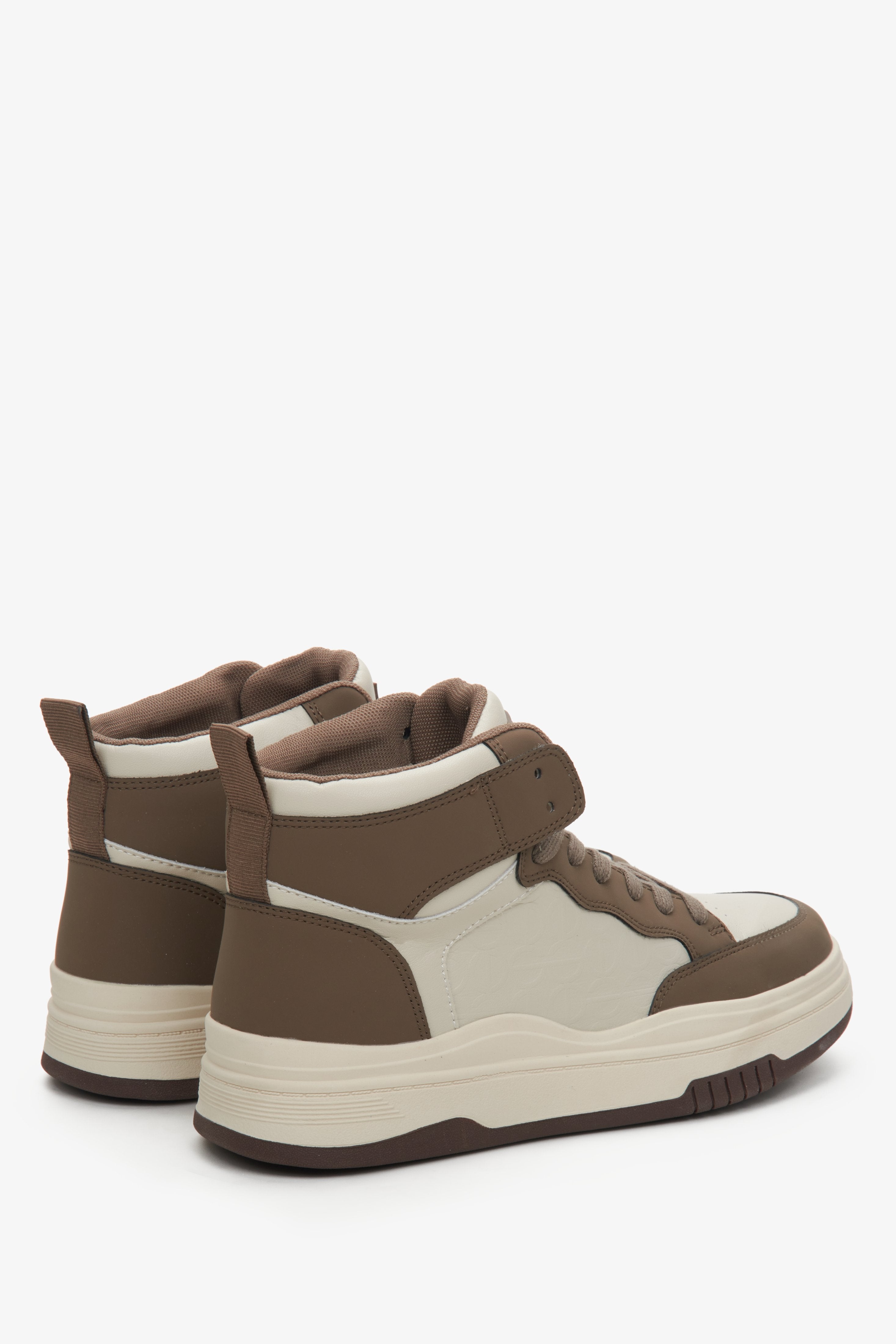 Beige-brown high-top leather women's sneakers by Estro - close-up on the side line and heel counter