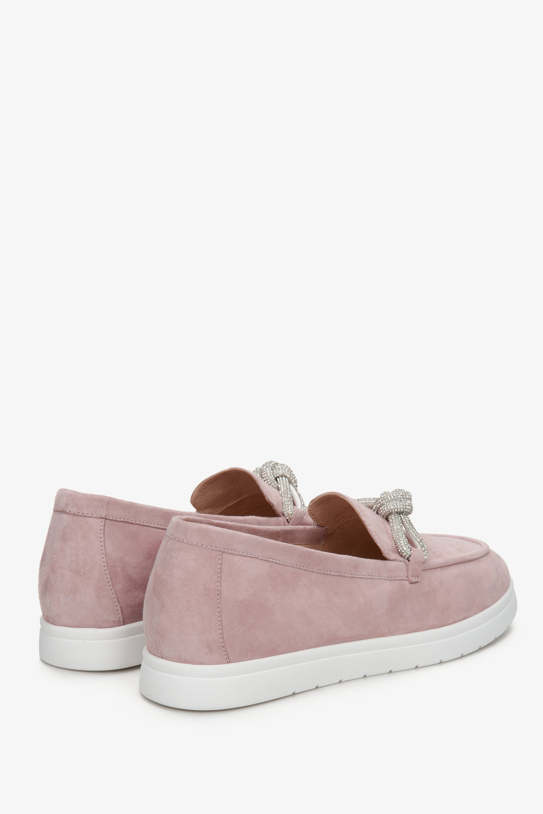 Estro women's genuine velour pink moccasins - presentation of the shoe's heel.