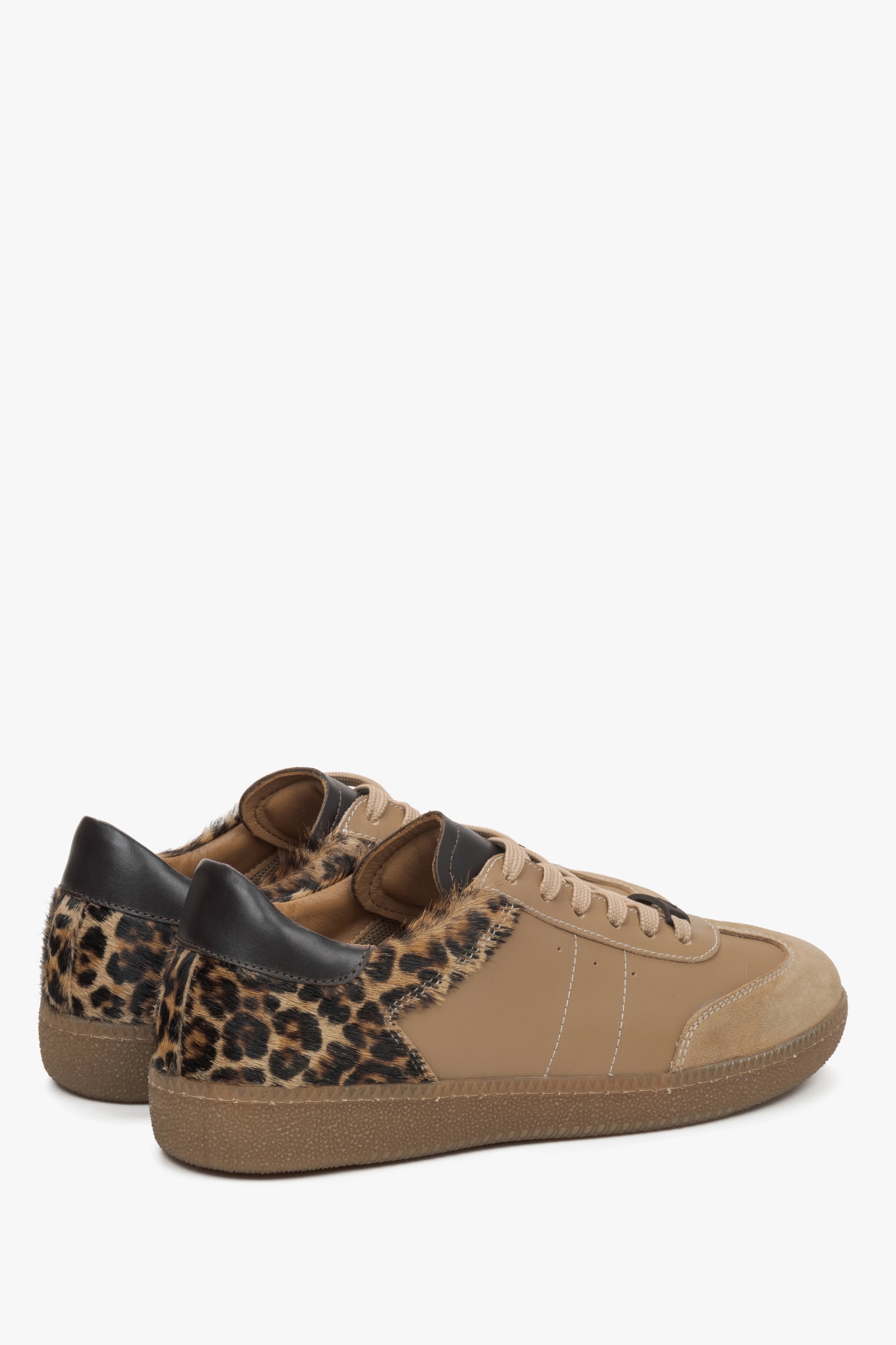 Women's light brown sneakers made of genuine leather with an Estro animal pattern.