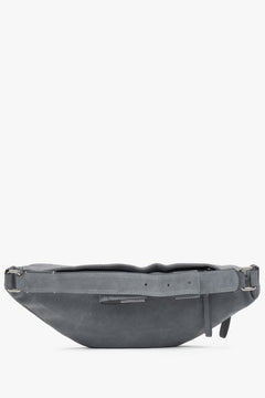 Grey women's fanny pack made of natural velour from Estro - back of the model.