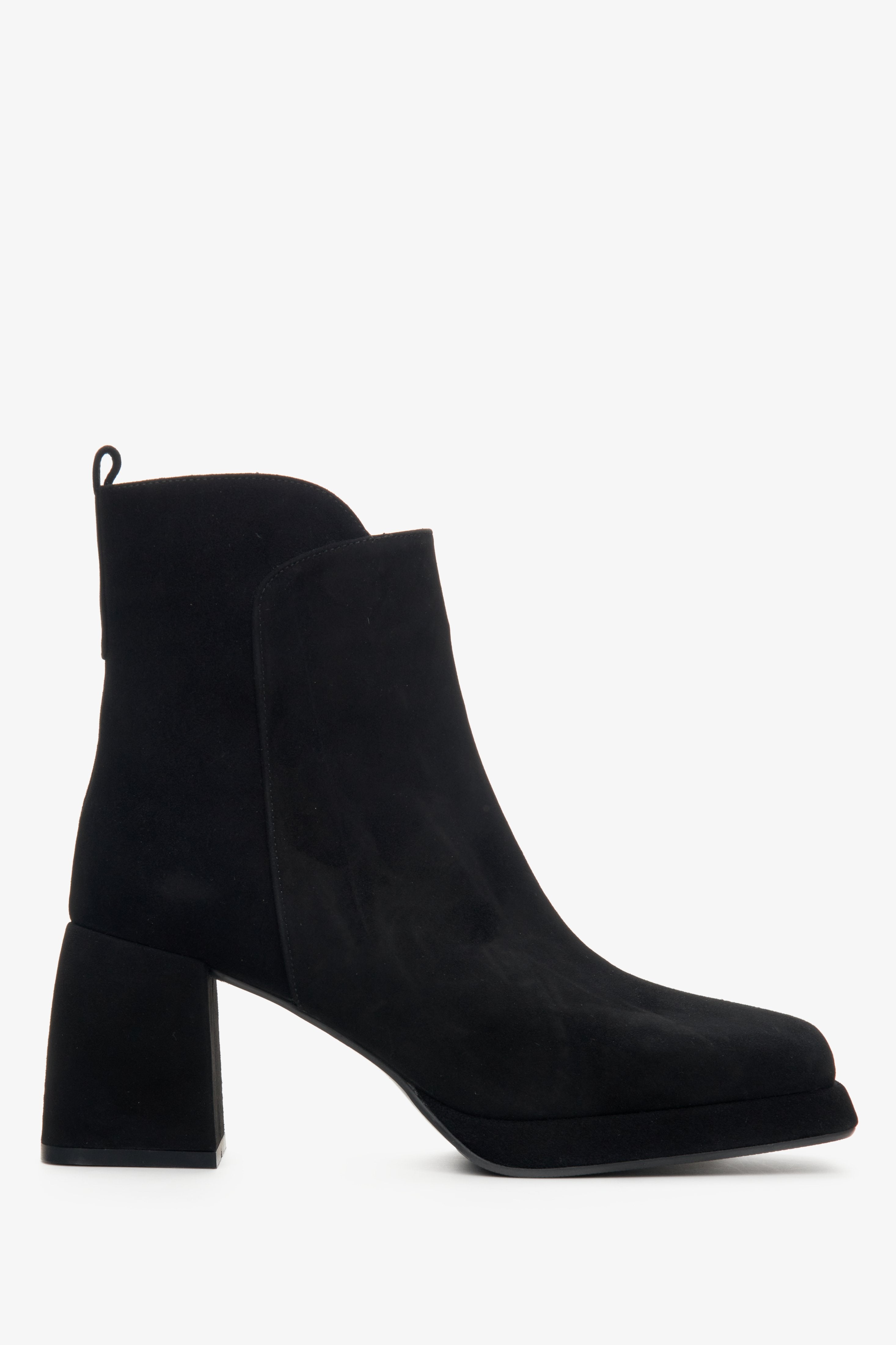 Women's Black Block Heel Ankle Boots made of Genuine Velour Estro ER00113885.