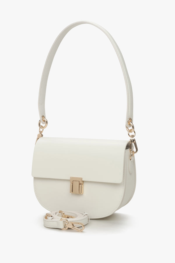 Estro women's leather bag in milky-beige.