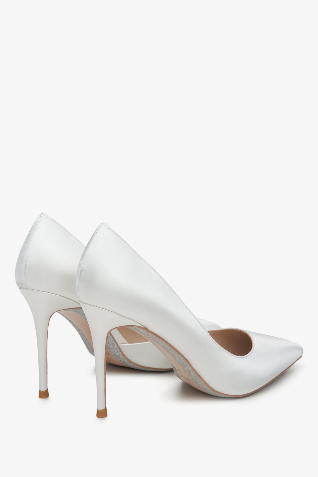 Women's milk-white Estro high heels with satin finish - close-up on the heel.