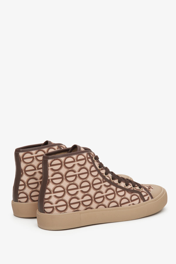 Women's high-top sneakers on elastic sole in beige and brown.