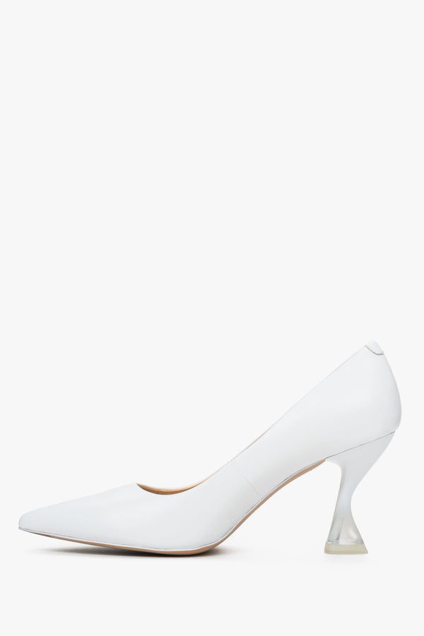 White leather Estro women's high-heeled pumps - shoe profile.