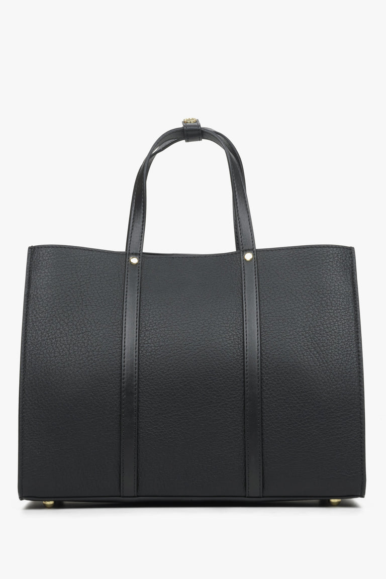 Women's black shopper bag made of genuine leather by Estro.