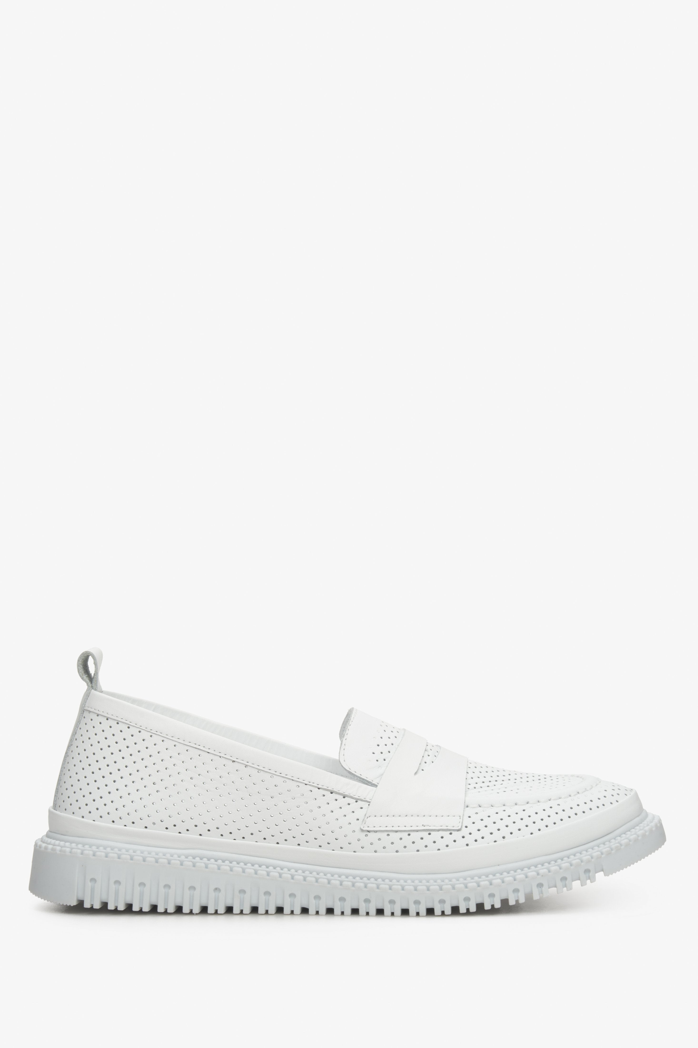 White women's summer loafers Estro.