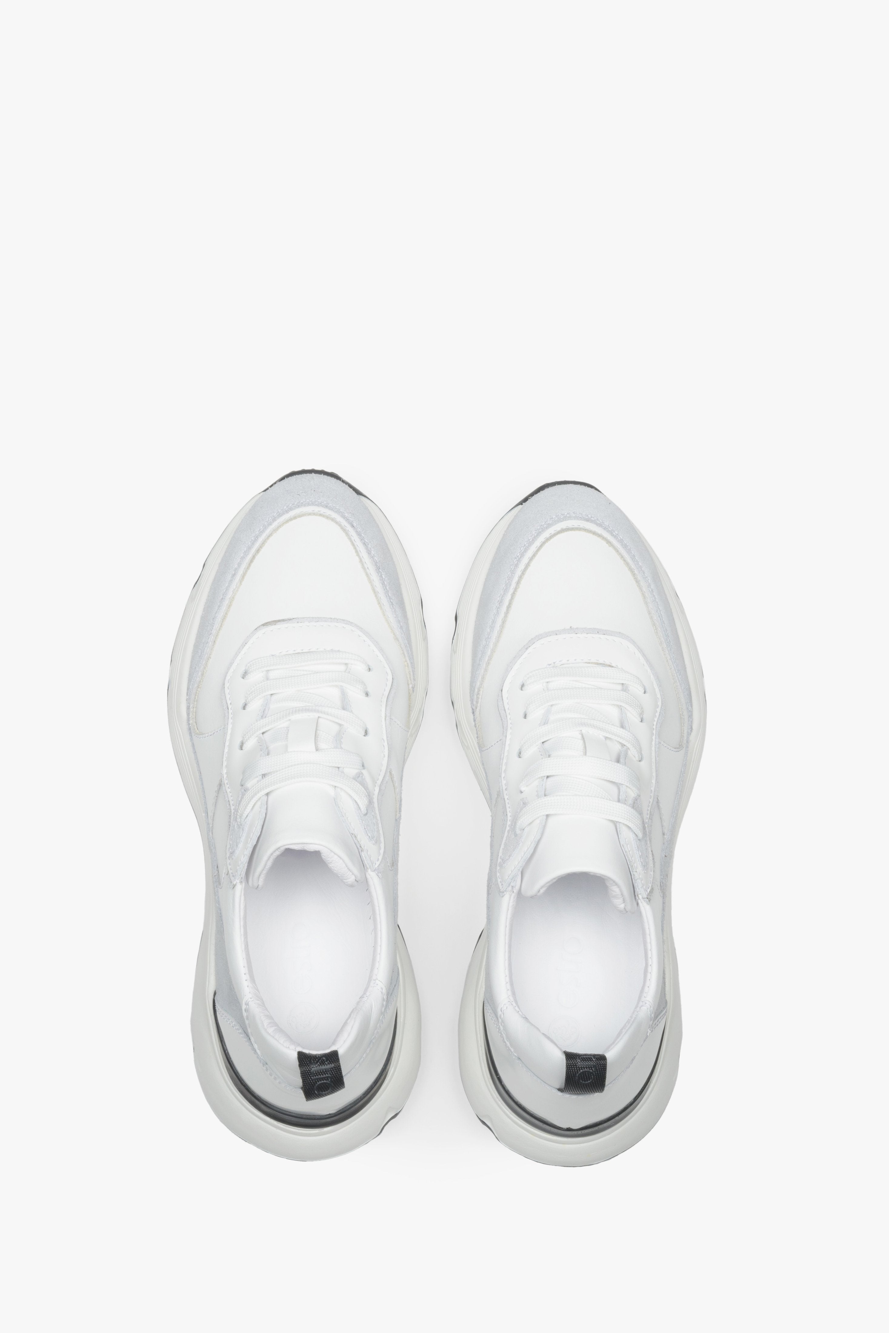 Estro white leather women's sneakers - presentation of the footwear from above.