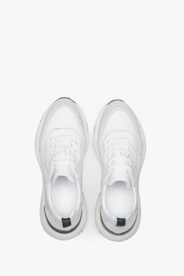 Estro white leather women's sneakers - presentation of the footwear from above.