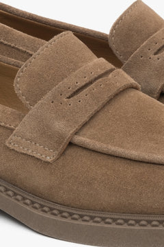 Light brown Penny loafers for women made of Italian natural velour by Estro - details.