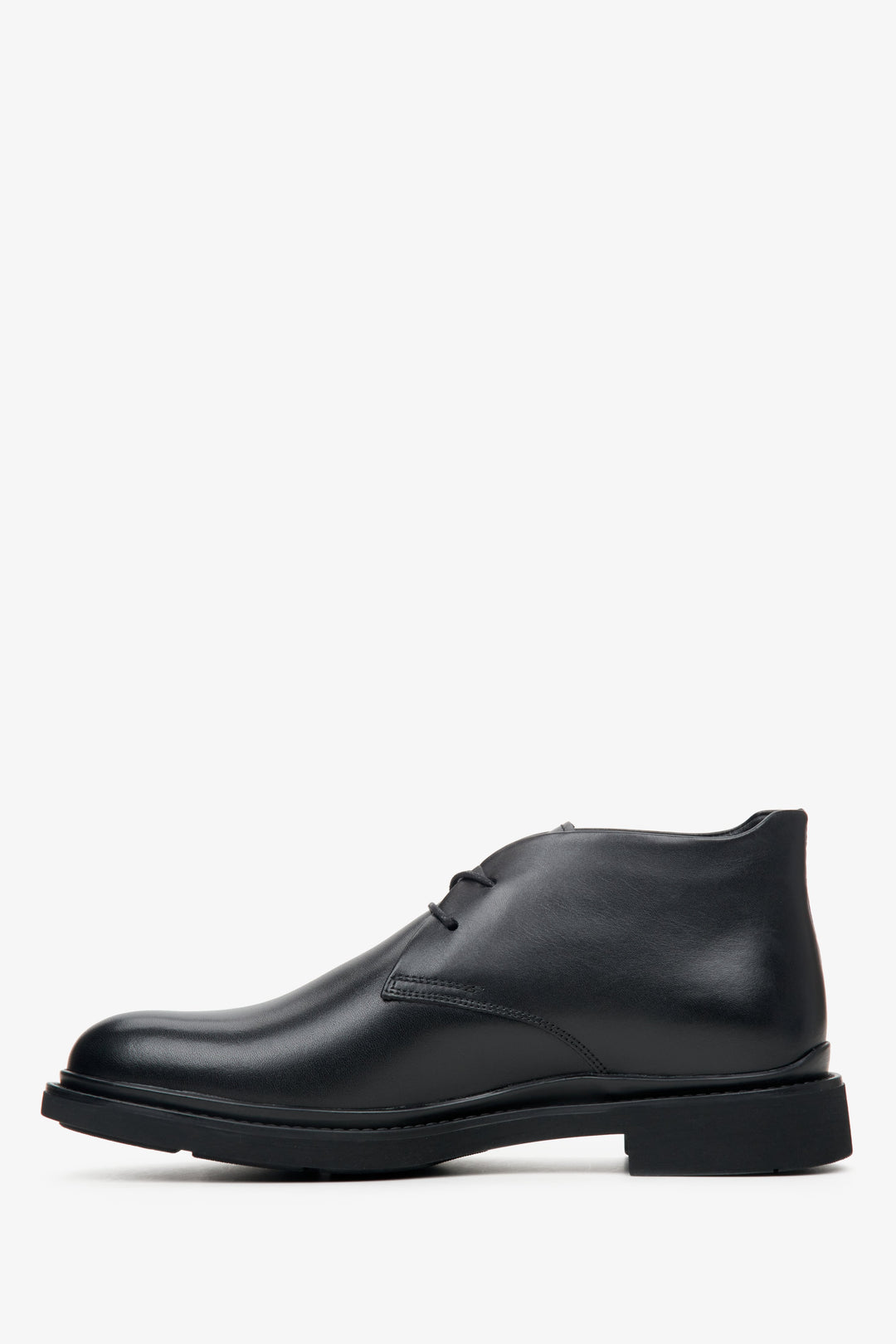Men's black leather low-cut Estro boots - shoe profile.
